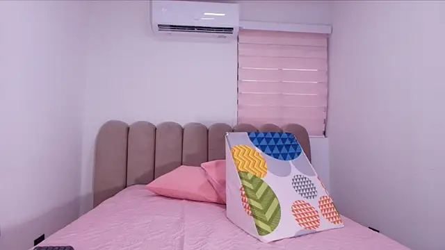 abbypratt online show from December 1, 7:16 pm