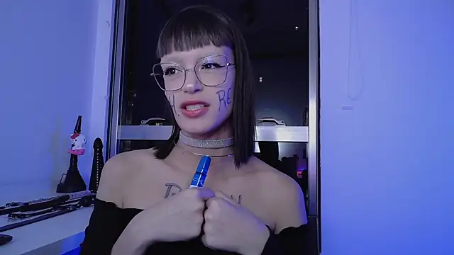 Snapshot of nina_kink chatting on October 27, 10:48 pm nina kink online show from October 27, 10:48 pm