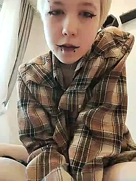 CarolineRichter online show from October 9, 4:05 am