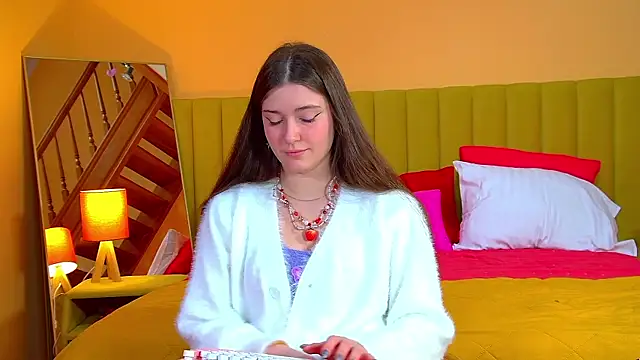 JessicaJewells online show from April 8, 6:37 am