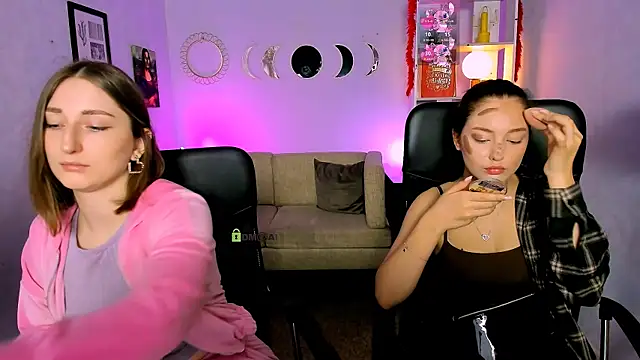 eva smiith  online show from April 15, 6:03 am