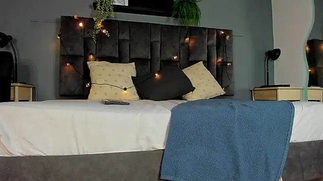 RiriiBrunette   online show from April 9, 7:52 pm