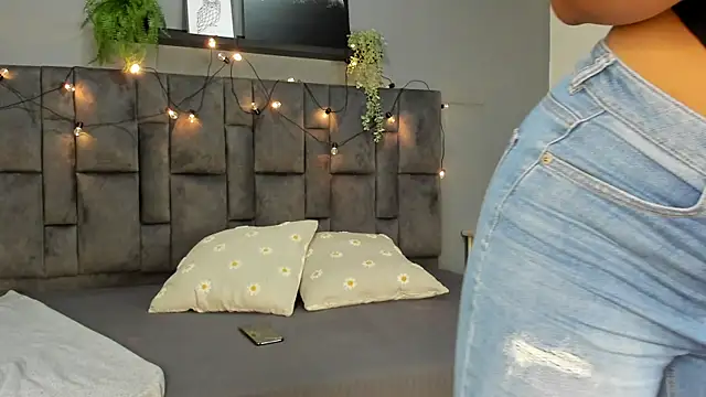 RiriiBrunette   online show from November 22, 7:49 pm