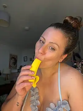 Joosie Jae online show from September 16, 1:52 pm