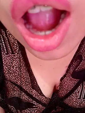 Queen-15 online show from April 12, 10:23 pm