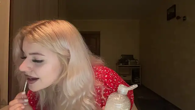 sunshinyflash online show from November 18, 6:09 pm