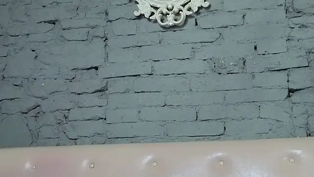 shygurl18 online show from November 8, 8:30 am