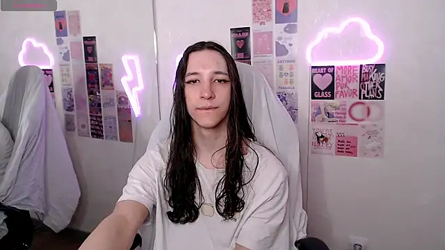 SilverMuse online show from April 3, 5:55 pm