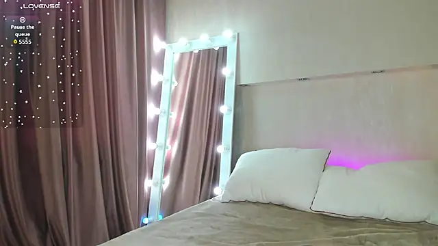 Adelina Bliss online show from April 2, 9:18 am