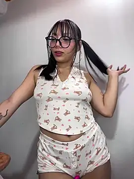 Maddy w online show from June 18, 3:52 am