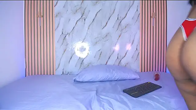 Snapshot of melani_eli chatting on October 6, 1:28 pm melani eli online show from October 6, 1:28 pm