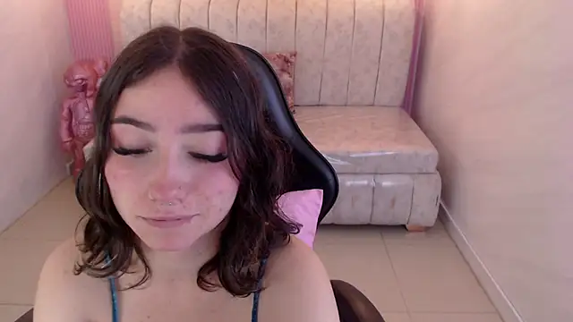 venuss09 s online show from February 18, 1:43 pm