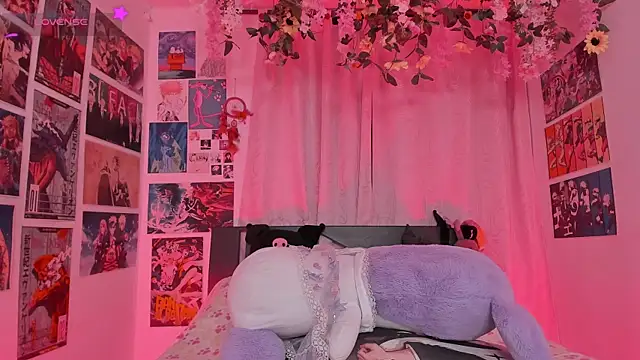 FluffyMelons online show from April 3, 11:14 pm