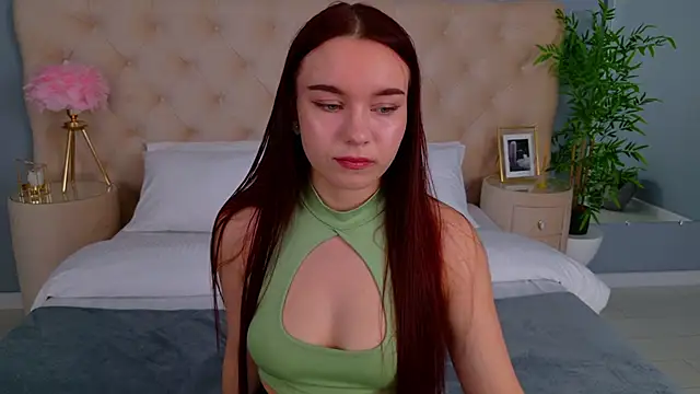 NoraHaynes online show from October 3, 3:00 am