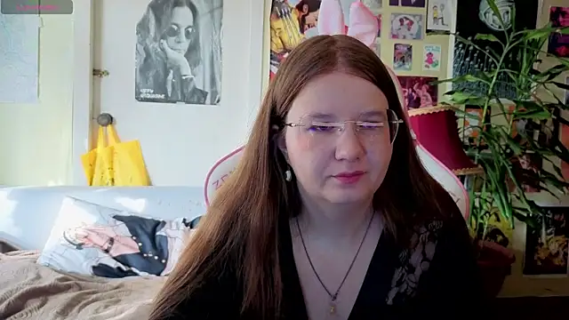 Sienna-Cow online show from October 3, 12:10 pm