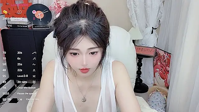 CeeKie online show from April 4, 11:42 am