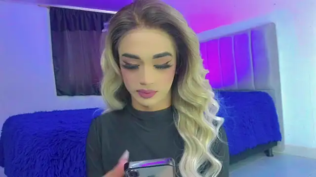 HANNAH BACKERS online show from November 20, 7:37 pm