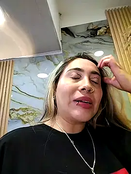  ManuVeelez online show from October 15, 3:53 am