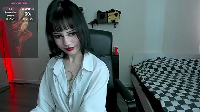 LiyaLuna online show from March 6, 1:28 pm