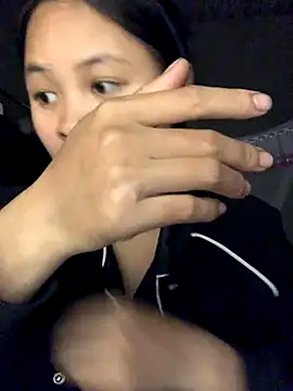 NhuFox online show from November 1, 1:15 pm