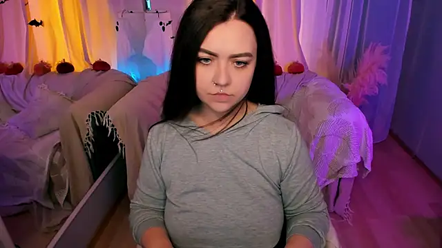 ashton heidii online show from October 30, 11:28 pm