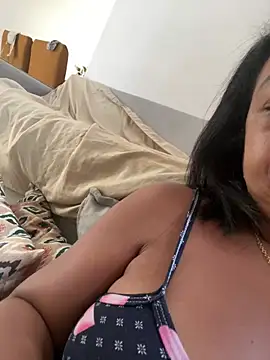 Kamilinha2 online show from April 18, 9:45 am