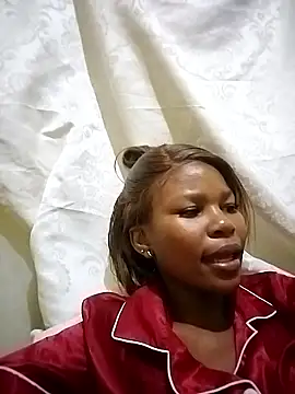 Seductive Yellow Titties online show from January 11, 8:14 pm