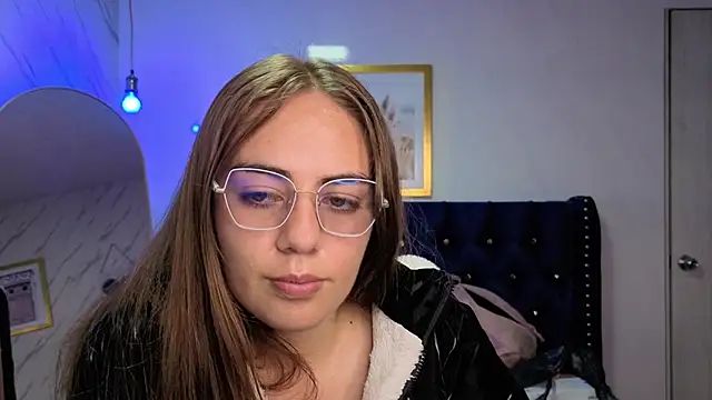 Luna Star v online show from November 8, 1:05 pm