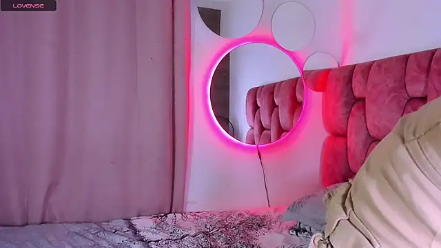 fhalon foxxxys  online show from November 18, 8:04 am