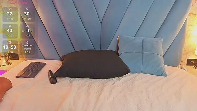 nathalia koch  online show from April 7, 8:55 pm