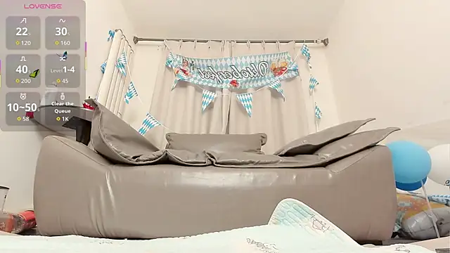 fox-yiyi online show from October 5, 7:57 am