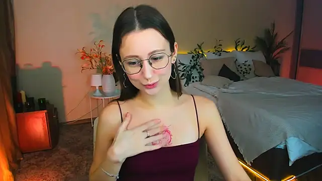 YourLovellyStory online show from November 20, 9:21 am