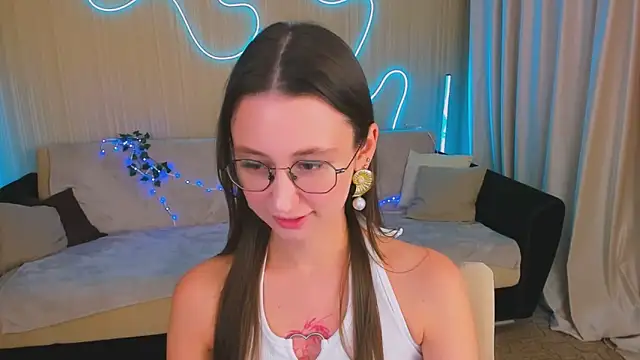 YourLovellyStory online show from October 7, 5:28 pm