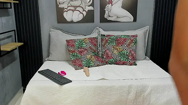 Violett Salvatore online show from February 11, 9:38 pm