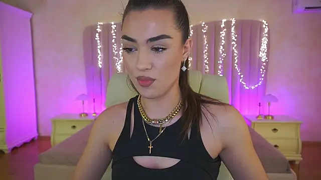 EricaSin online show from April 16, 8:25 am