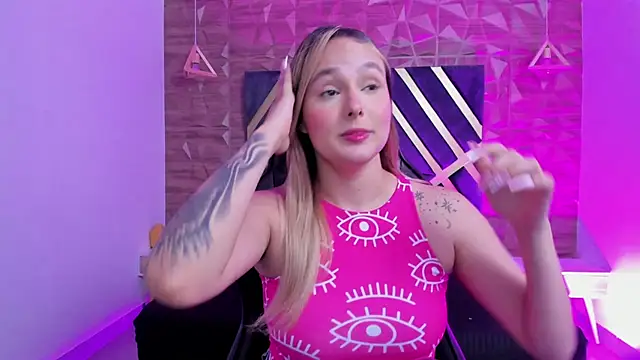 Emmaa white  online show from February 17, 5:34 pm