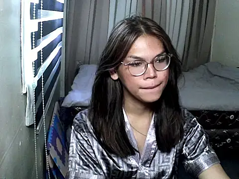 keana laux online show from September 13, 5:26 am