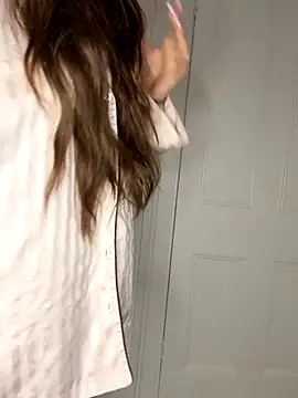 AlitaNova online show from November 26, 9:05 pm