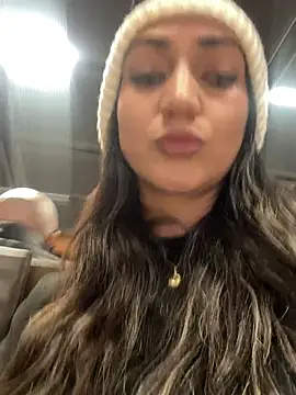 Ninabigtitied online show from November 15, 5:03 pm