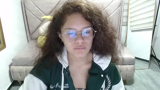 Velvet Moon V online show from December 16, 1:28 pm