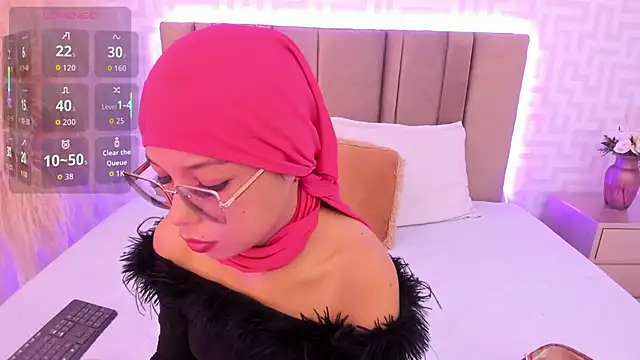 naishaa  online show from March 31, 6:30 pm