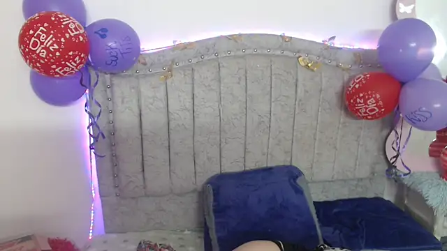 katalinathxandbritney1 online show from February 20, 4:22 am