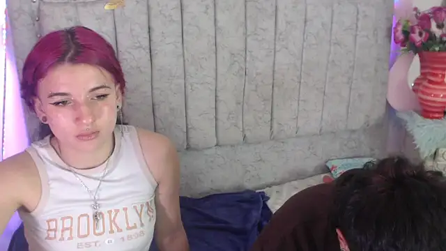 katalinathxandbritney1 online show from February 7, 7:23 am