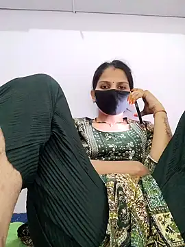 Snapshot of poojam93 chatting on October 18, 9:56 am poojam93 online show from October 18, 9:56 am