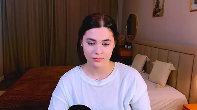 lil angel  online show from March 25, 9:50 pm