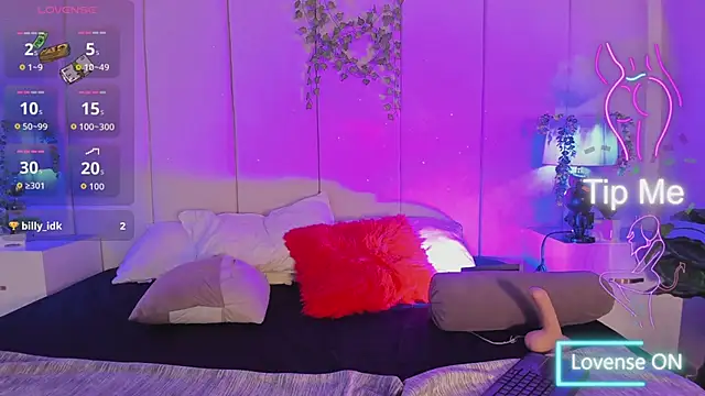 mia rousse25 online show from March 5, 8:15 pm