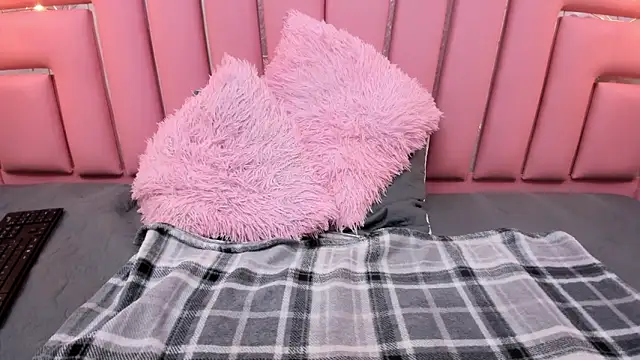 LITTLESUSSYY  online show from November 14, 12:05 pm