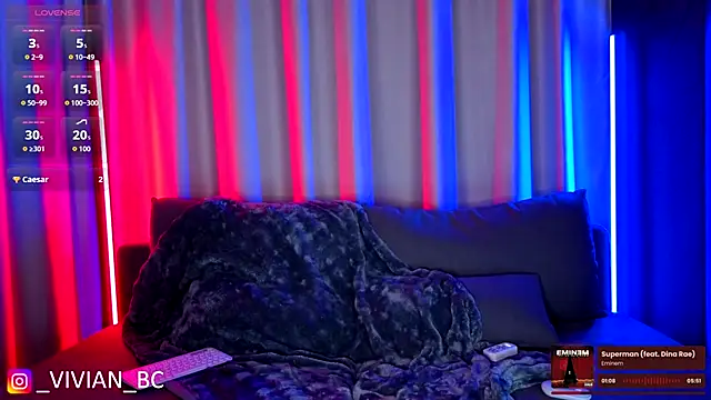 --Vivian-- online show from October 8, 8:02 pm