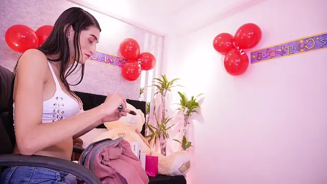 lily cash1 online show from October 25, 9:10 pm