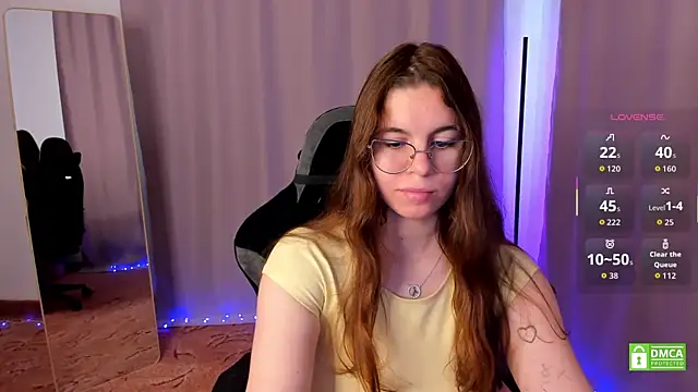 Snapshot of blessme_G chatting on September 19, 4:00 am blessme G online show from September 19, 4:00 am